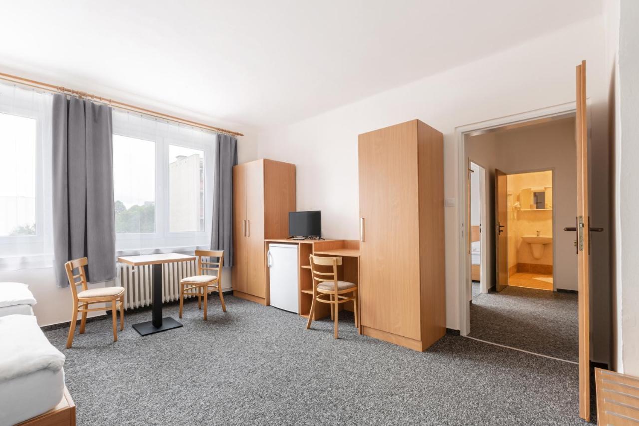 Hotel Trim Pardubice Eksteriør bilde