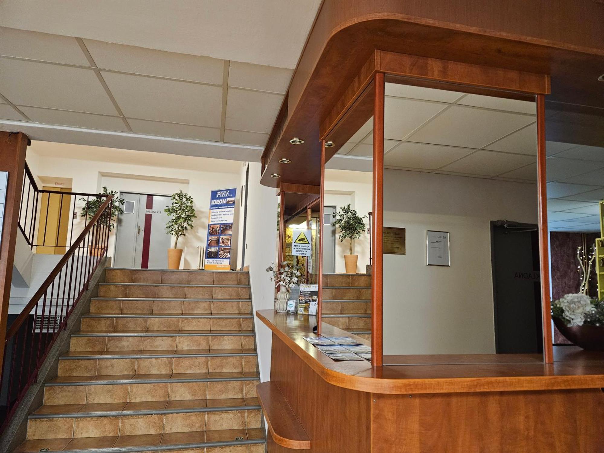 Hotel Trim Pardubice Eksteriør bilde